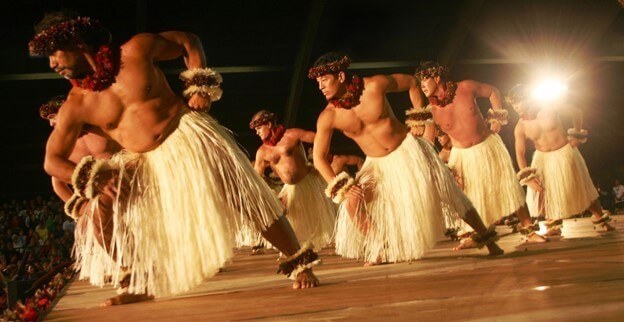 Kaanapali Resort in Maui - Kaanapali Hotel in Maui - Men performing Hula