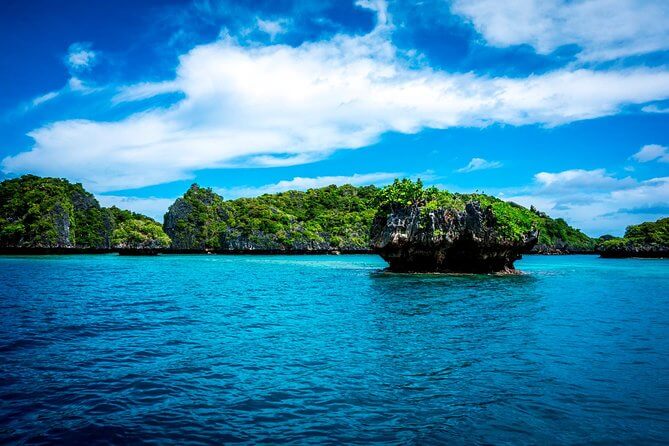 Escape to Paradise Cruise - 12-Day Remote Northern Lau and Kadavu Discovery Cruise