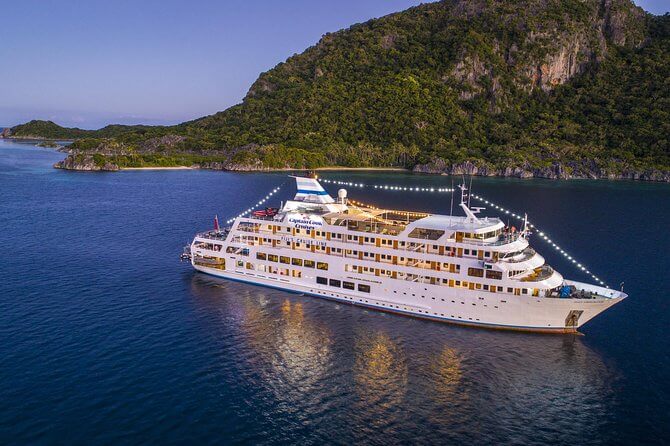 4-Night Yasawa Islands Fiji Cruise Including Accommodation and Meals