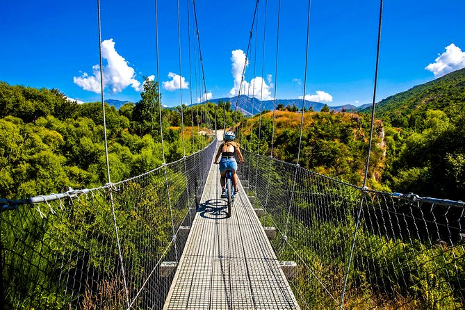 Bike the Valley of the Vines from Arrowtown- Return Shuttle from Queenstown